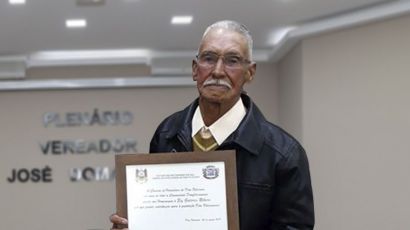 Seu Lila do Faxinal foi homenageado pelo Legislativo